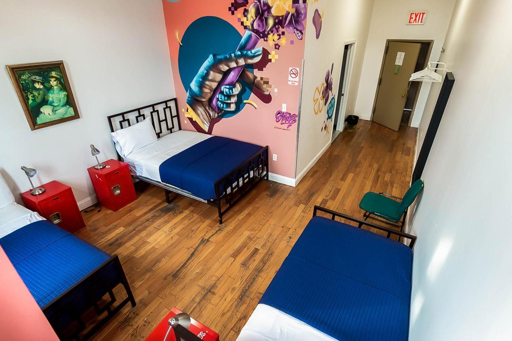 Single Bed 3-Bed Mixed Dormitory Private Bathroom