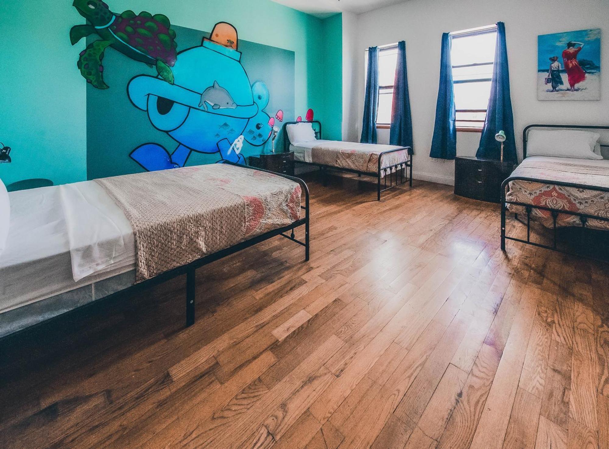 Single Bed 3-Bed Mixed Dormitory Private Bathroom